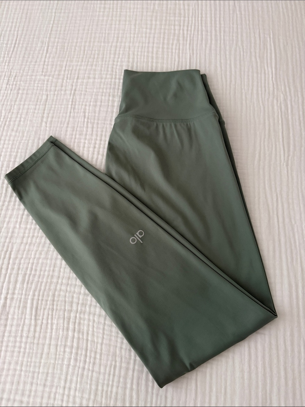 ALO Yoga High-Rise Leggings in Sage Green